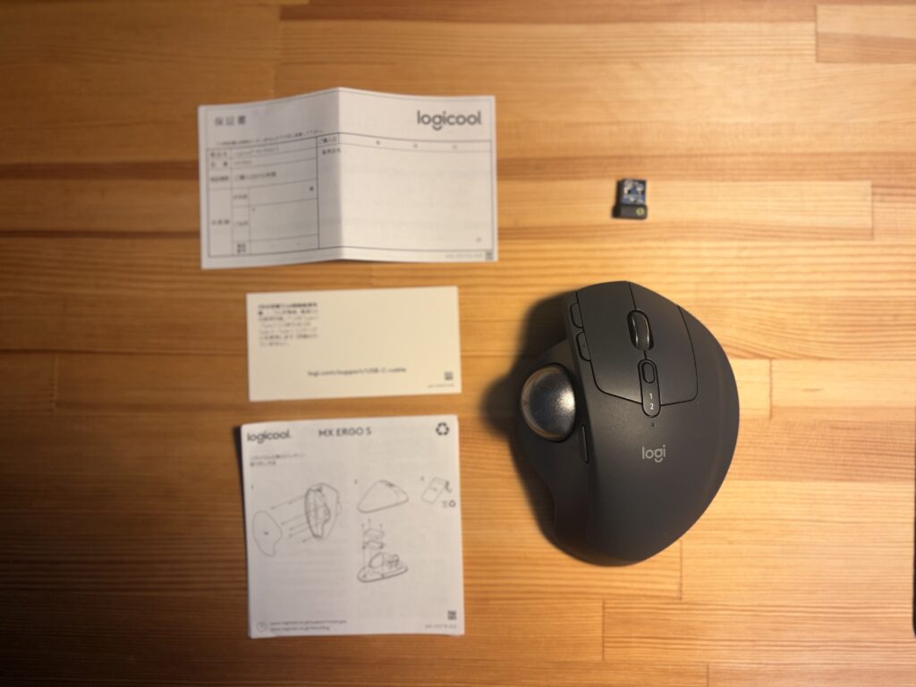 MX ERGO Sの同梱物（本体・説明書・Logi Boltレシーバー）
