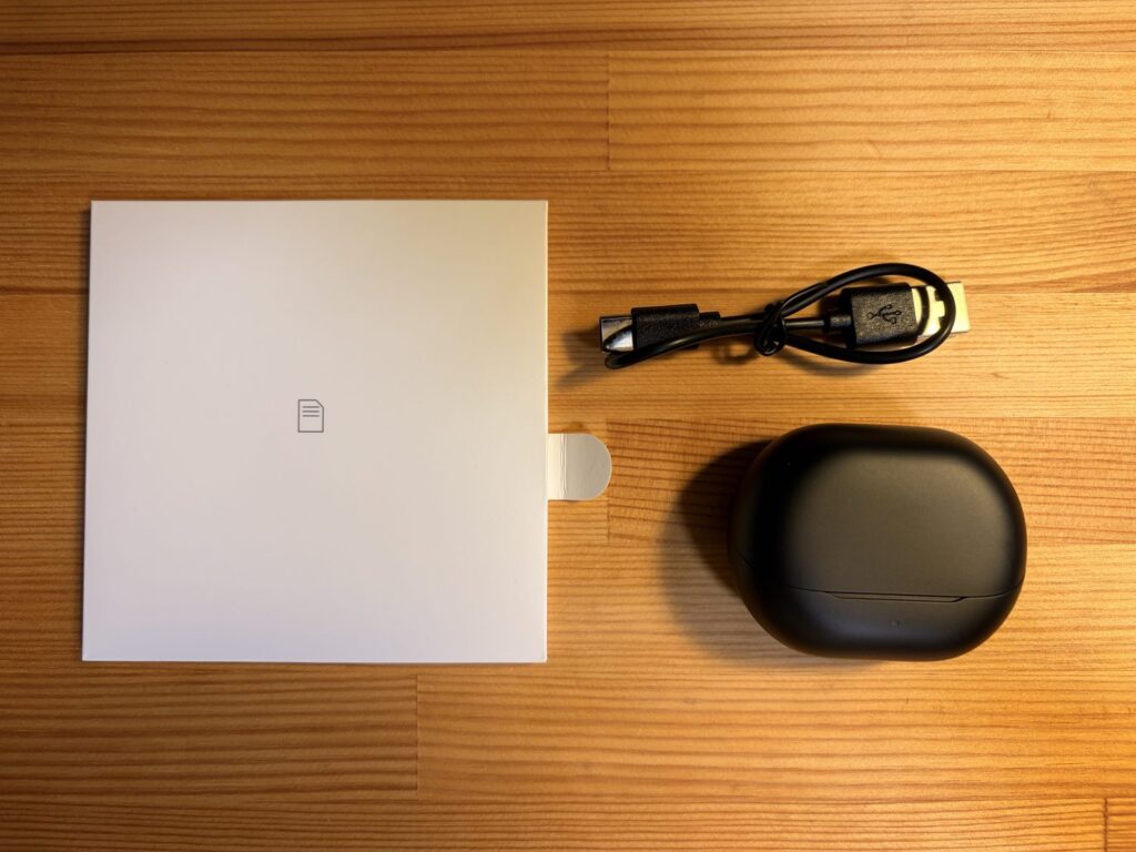 SOUNDPEATS Air6 HSの付属品一式(充電ケース・USB-Cケーブル・説明書)