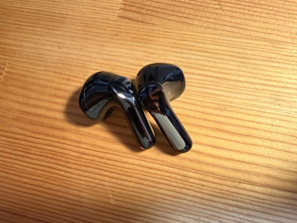 SOUNDPEATS Air6 HSのイヤホン本体(左右)