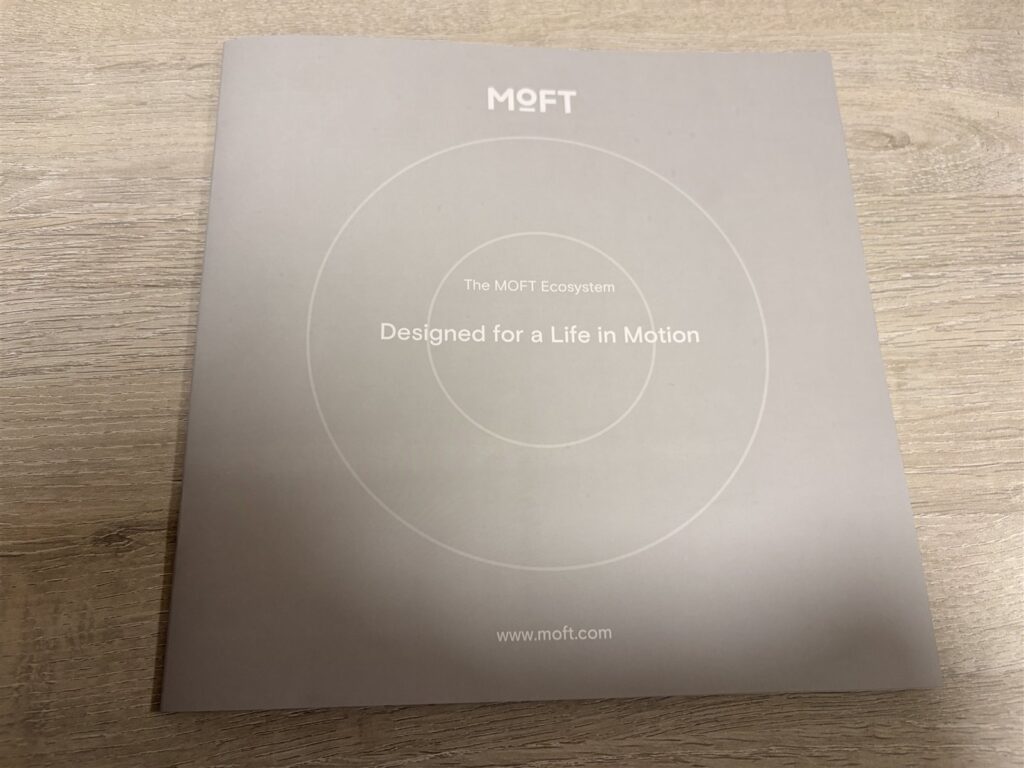 同梱ブックレット「The MOFT Ecosystem」の表紙